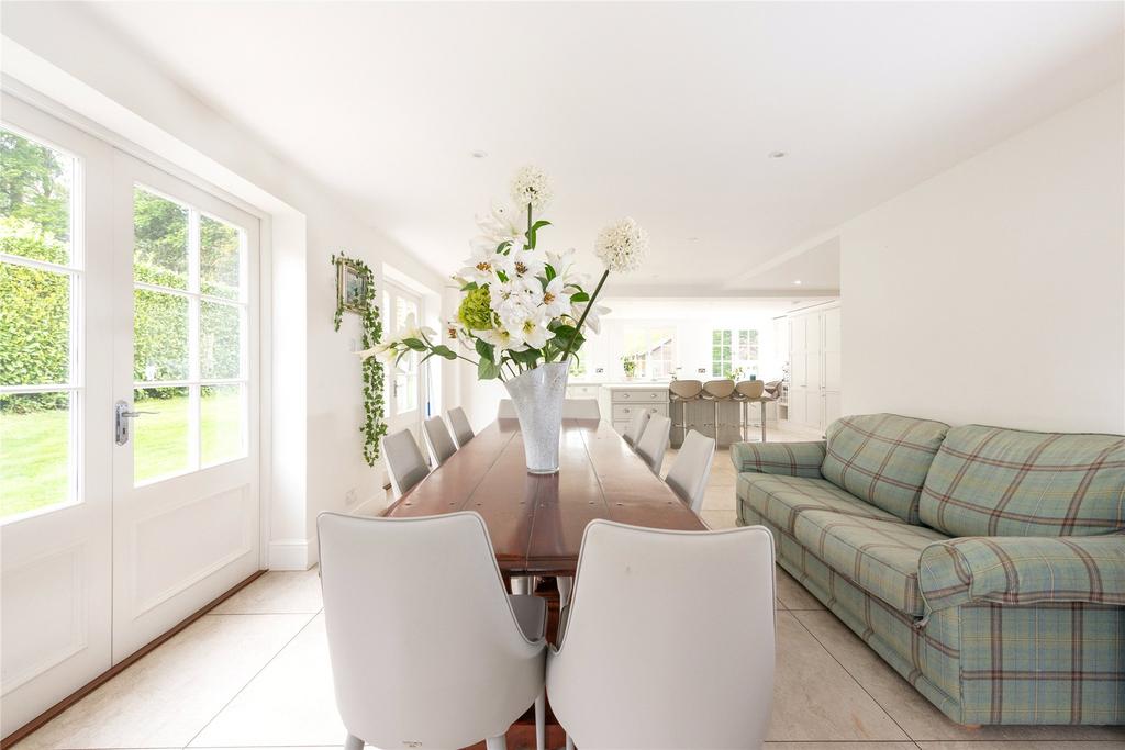 Dining/Family Rm