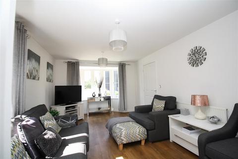4 bedroom house for sale, Curacao Crescent, Bletchley, Milton Keynes