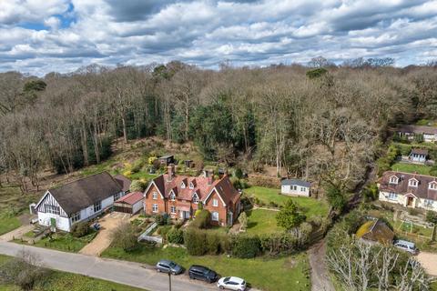 Blackheath Lane, Blackheath, Guildford, Surrey, GU4.