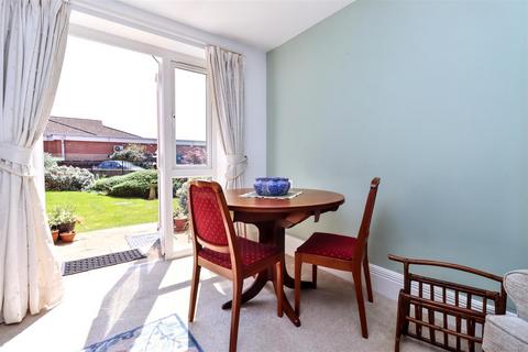 1 bedroom retirement property for sale, Ground-floor apartment in central Clevedon