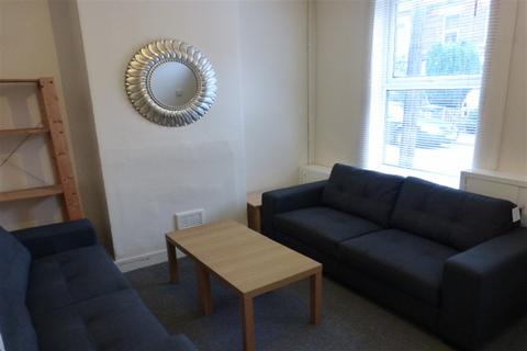3 bedroom terraced house to rent, Humber Road, Beeston, NG9 2EX