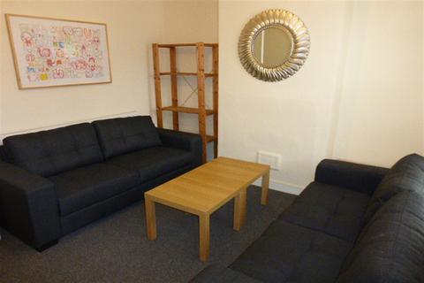 3 bedroom terraced house to rent, Humber Road, Beeston, NG9 2EX