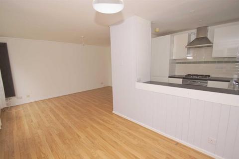 2 bedroom flat to rent, Fernwood Court, Leeds
