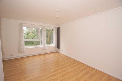2 bedroom flat to rent, Fernwood Court, Leeds