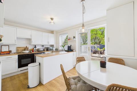 8 Braefoot, Girdle Toll, Irvine, KA11 1BY