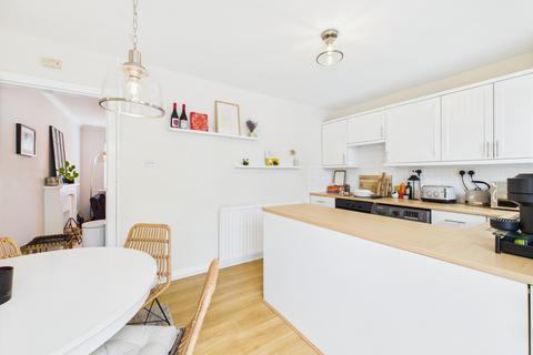 8 Braefoot, Girdle Toll, Irvine, KA11 1BY