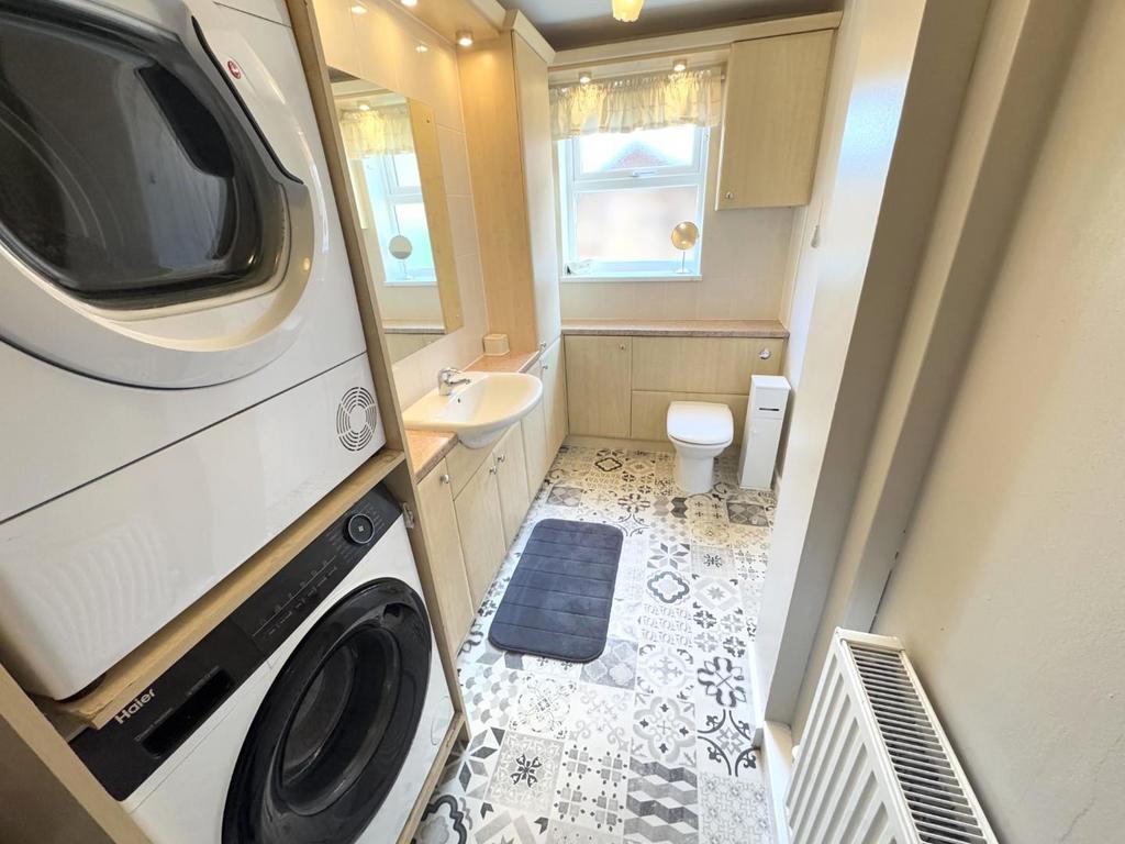 GROUND FLOOR SHOWER ROOM &amp; UTILITY
