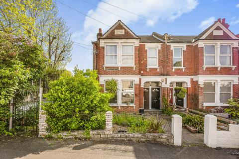 2 bedroom maisonette for sale, Faversham Road, SE6