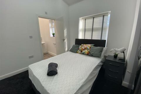 6 bedroom terraced house for sale, Rood End Road, Oldbury, B68