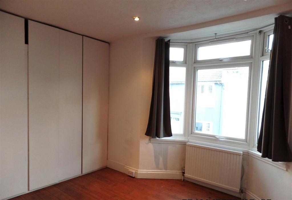 1st floor front bedroom.JPG
