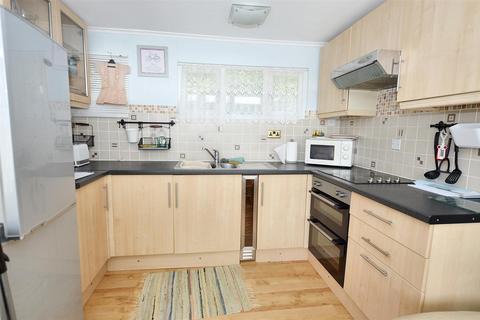 2 bedroom chalet for sale, Overstrand Road, Cromer
