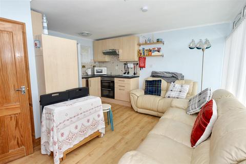 2 bedroom chalet for sale, Overstrand Road, Cromer
