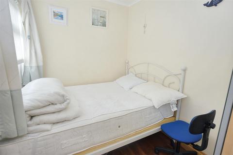 2 bedroom chalet for sale, Overstrand Road, Cromer