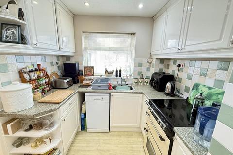 34 Pwllswyddog, Tregaron, SY25 6JG