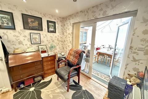 34 Pwllswyddog, Tregaron, SY25 6JG