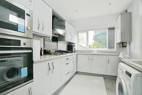 3 bedroom semi-detached house for sale, Ederoyd Avenue, Stanningley, Pudsey