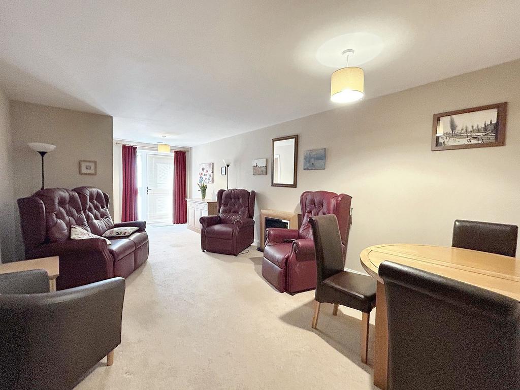Lounge/dining room