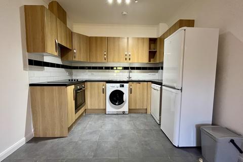 2 bedroom flat to rent, Fletton Avenue, PETERBOROUGH PE2