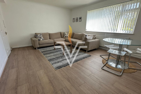 2 bedroom apartment to rent, Orlescote Road