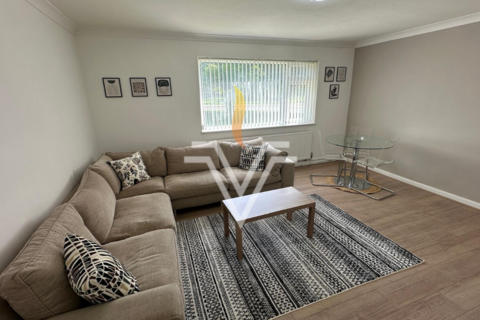 2 bedroom apartment to rent, Orlescote Road