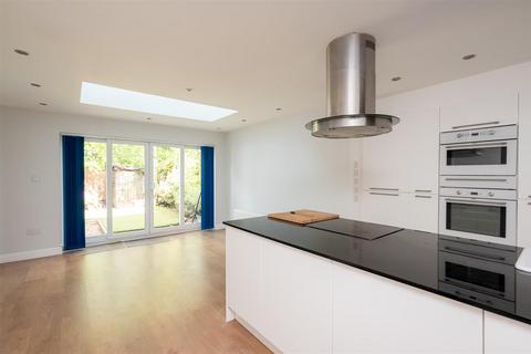 4 bedroom semi-detached house for sale, Woodside Avenue, Heworth, York YO31 0QS