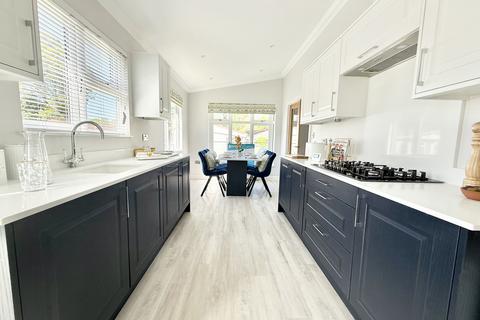 2 bedroom park home for sale, Gladelands Park, Ringwood Road, Ferndown, Dorset