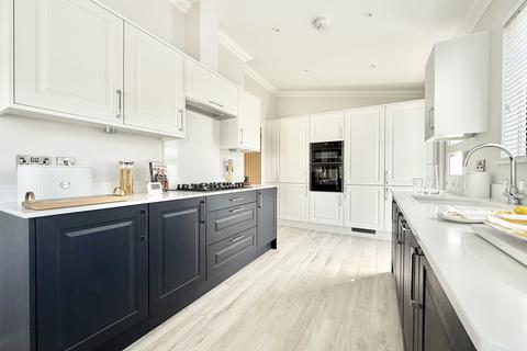 2 bedroom park home for sale, Gladelands Park, Ringwood Road, Ferndown, Dorset