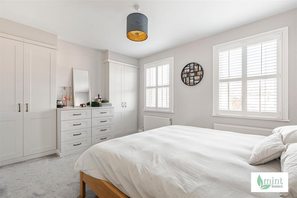 Mint homes-38 station road-kt14 6 .jpg