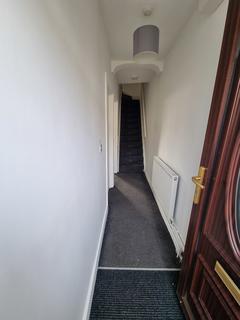 3 bedroom terraced house to rent, High Street, Treorchy, Rhondda Cynon Taff. CF42 6NU