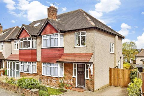 Gauntlett Road, Sutton SM1