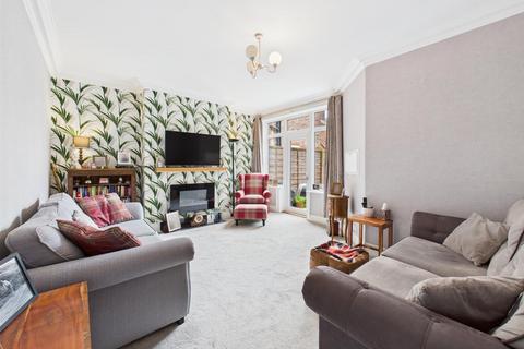 6 bedroom terraced house for sale, Meadowfield Road, Bridlington