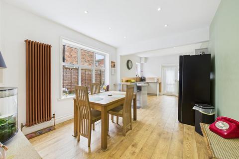 6 bedroom terraced house for sale, Meadowfield Road, Bridlington