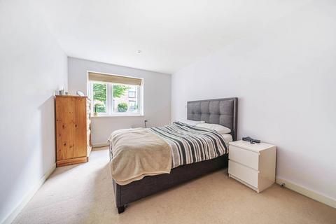 2 bedroom flat to rent, Howard Road, Stanmore, HA7