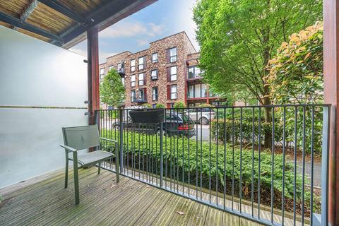 2 bedroom flat to rent, Howard Road, Stanmore, HA7