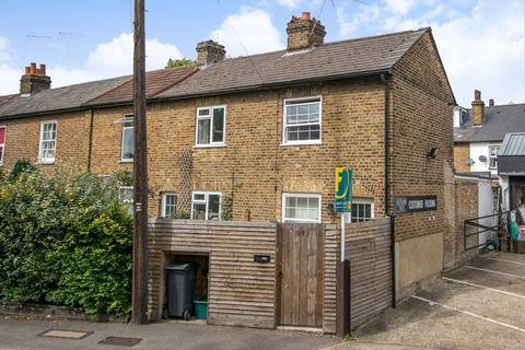 1 bedroom end of terrace house to rent, Hawks Road, Kingston, Kingston upon Thames, KT1