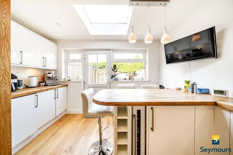 2 Penny Drive, Wood Street Village, Guildford, GU3 3DJ