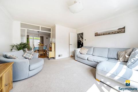 2 Penny Drive, Wood Street Village, Guildford, GU3 3DJ