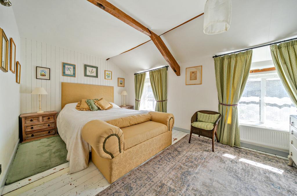 Guest bedroom