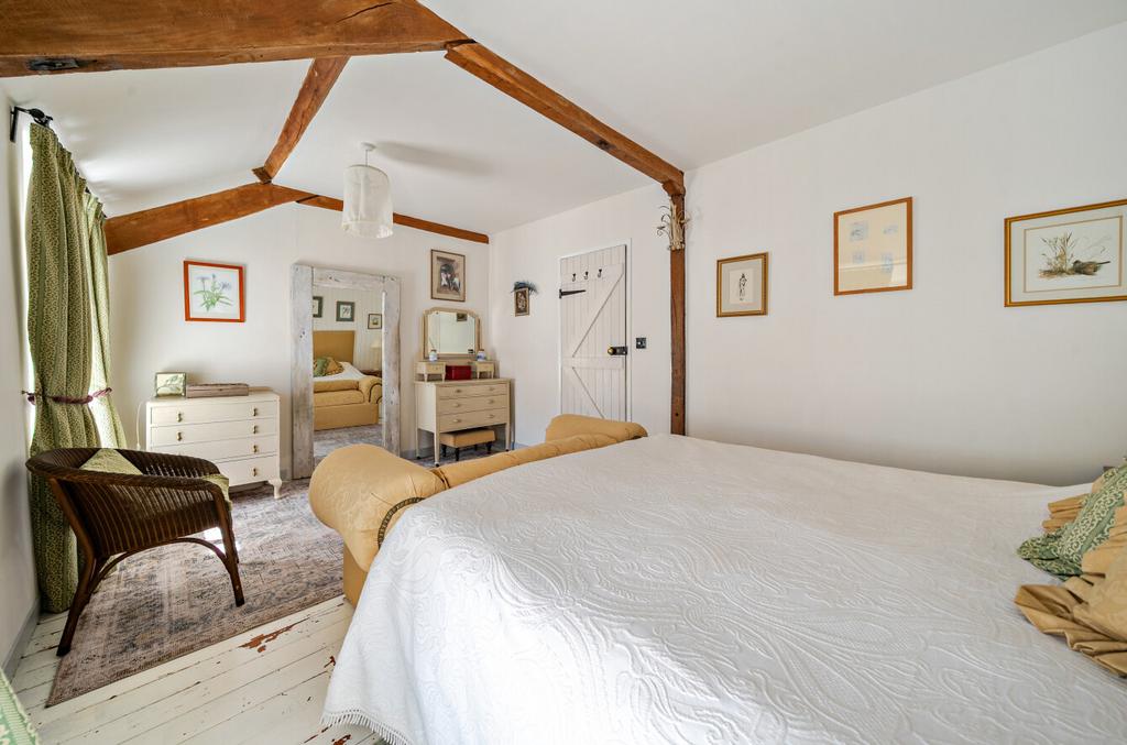 Guest bedroom