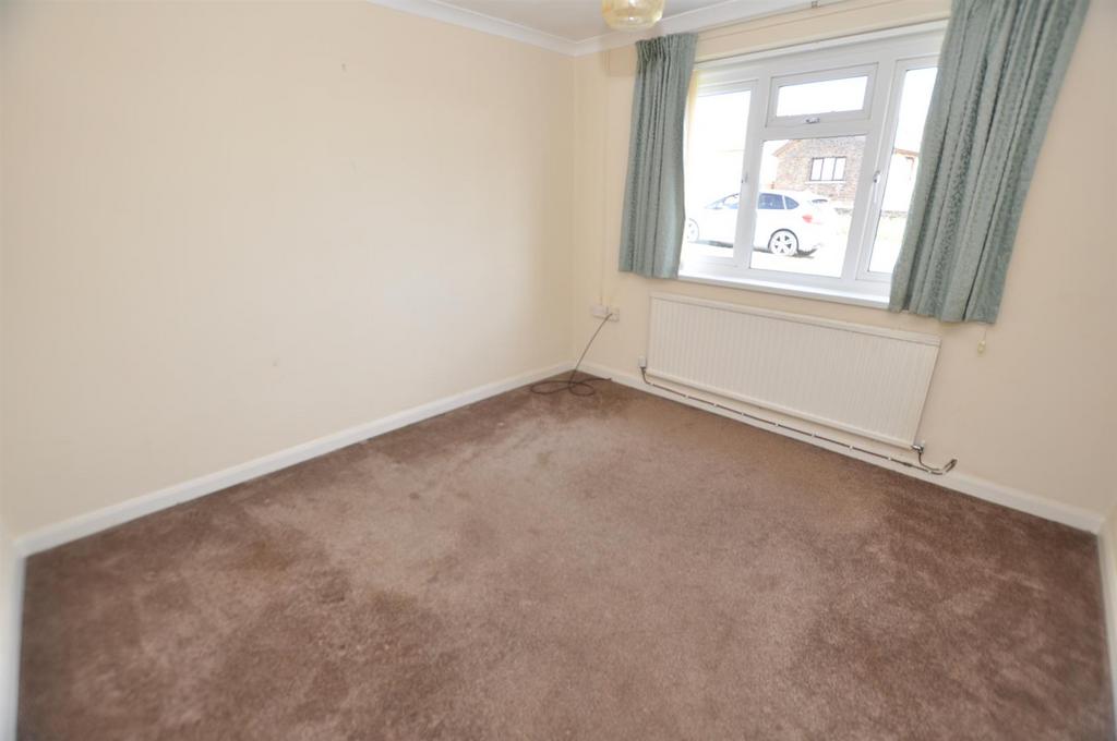 Front bedroom 3