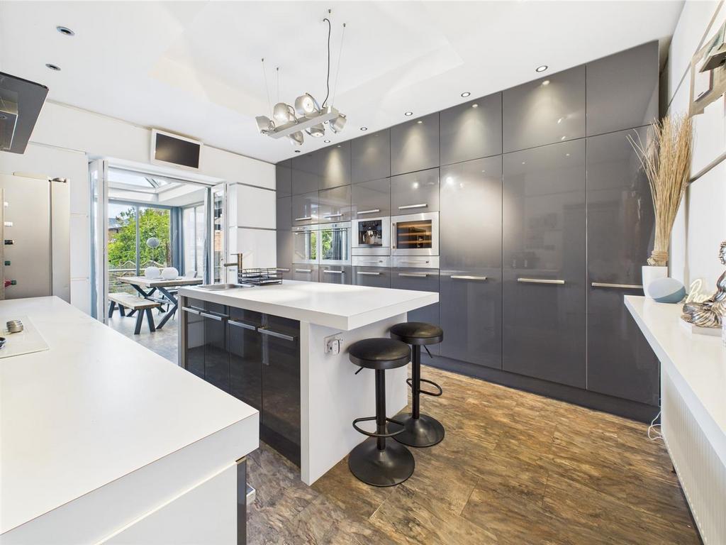 Kitchen 8.jpg