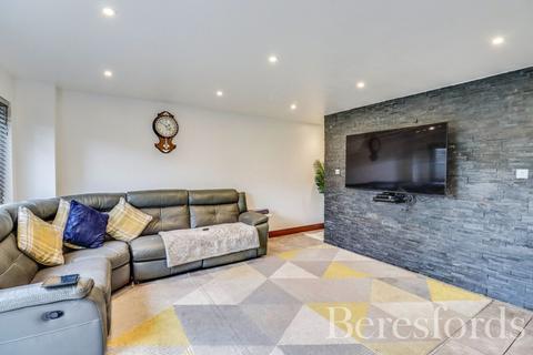 5 bedroom semi-detached house for sale, Wallasea Gardens, Chelmsford, CM1