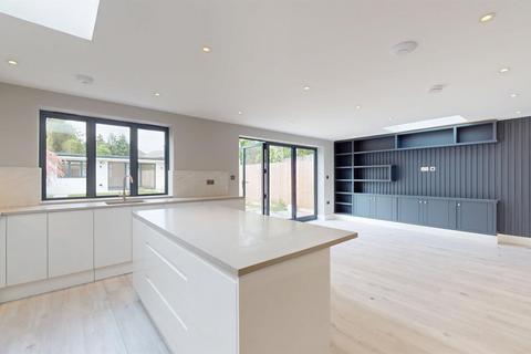 5 bedroom semi-detached house for sale, Brassie Avenue, London, W3 7DL