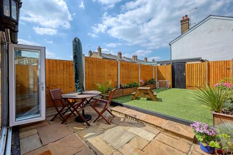 2 bedroom terraced house for sale, Vicarage Road, Chelmsford