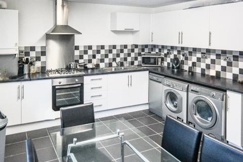 6 bedroom house to rent, Gadd Street, Nottingham NG7
