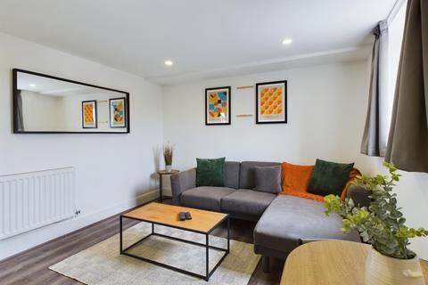 4 bedroom flat to rent, Edge Lane, Liverpool L7