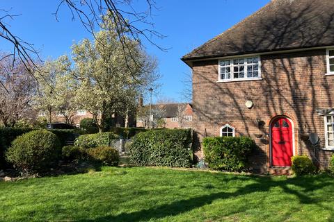 1 bedroom flat for sale, 21 Neale Close, London, N2 0LE