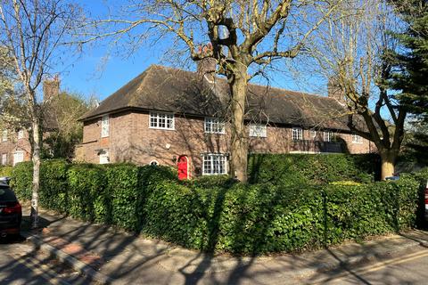 1 bedroom flat for sale, 21 Neale Close, London, N2 0LE