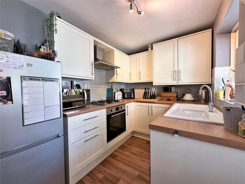 Contemporary Kitchen 872