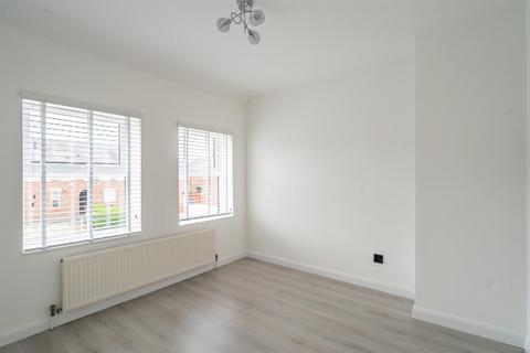2 bedroom townhouse for sale, Tuke Avenue, York, YO10 3RN